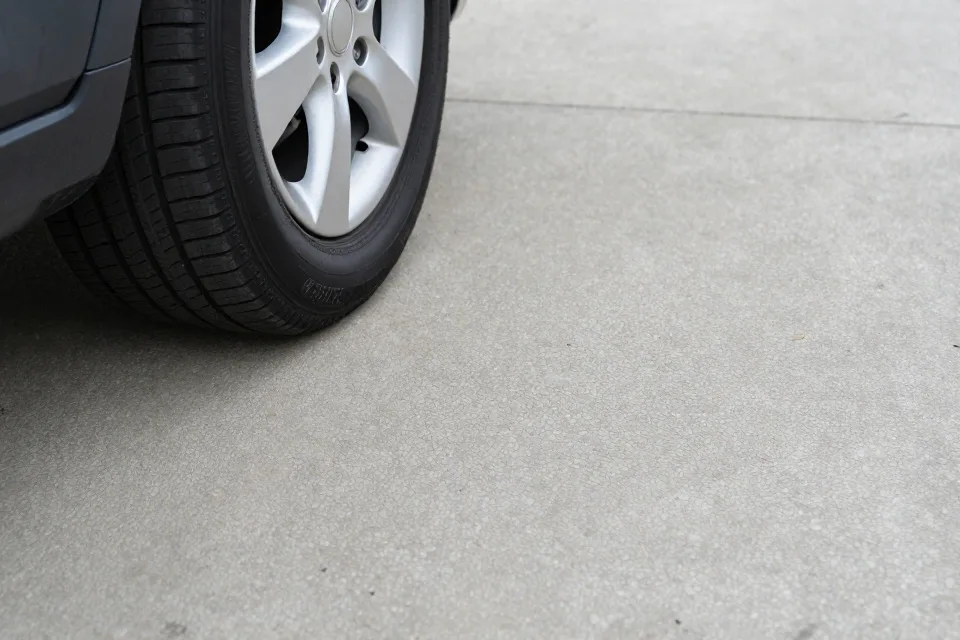 For a crack under vehicle traffic, the stronger filler is often: